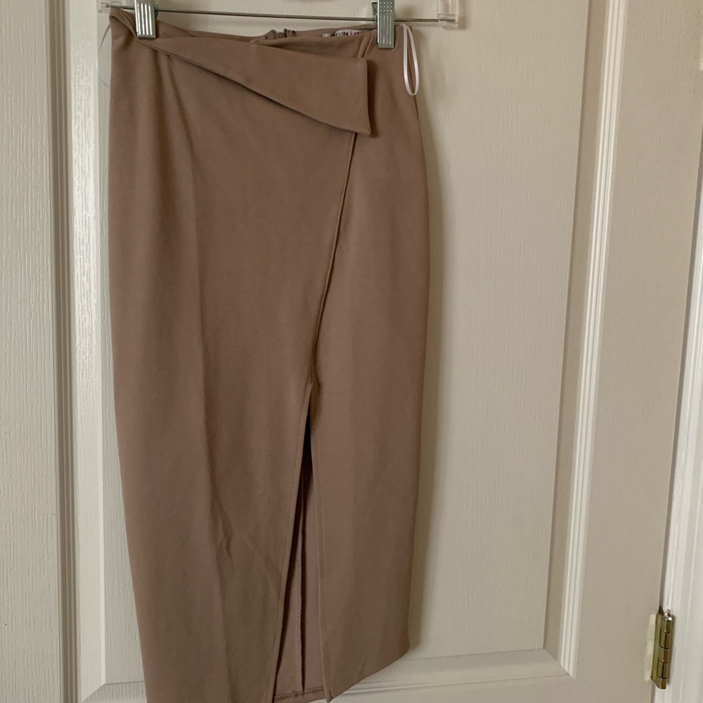 FASHION NOVA MIDI SKIRT